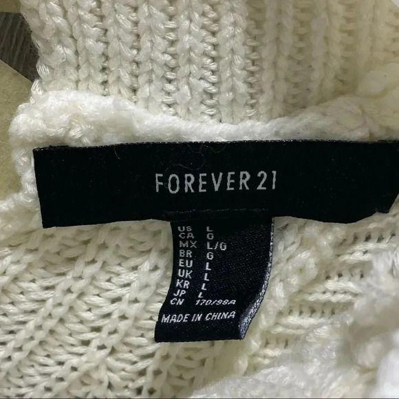 Forever 21 Key Hole White Sleeveless Sweater Size Large - Picture 4 of 4